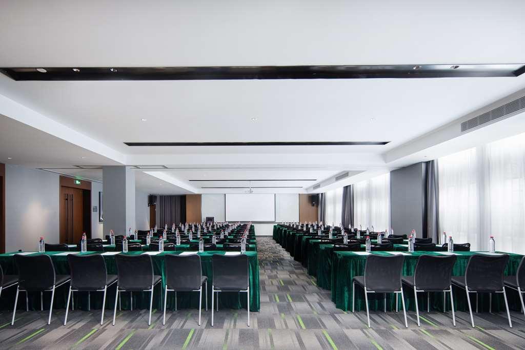 Hampton By Hilton Hongqiao Jiuting Sandt Innovation V Shanghai