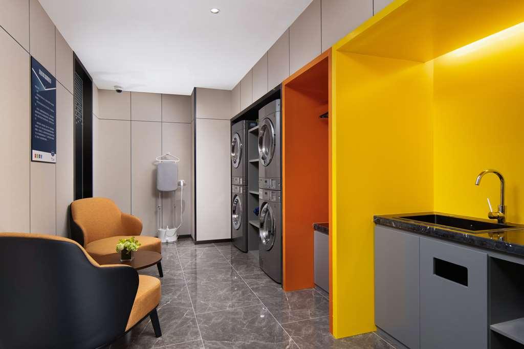 Hampton By Hilton Hongqiao Jiuting Sandt Innovation V Hotel